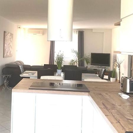 Lovely 3 Bedroom Apartment In Quiet Area W/ Pool PUY 외부 사진